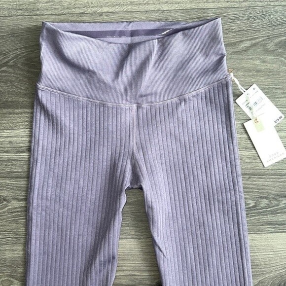GOOD AMERICAN Seamless Legging Small/Medium Pastel Purple Ribbed Activewear NWT - Picture 5 of 12